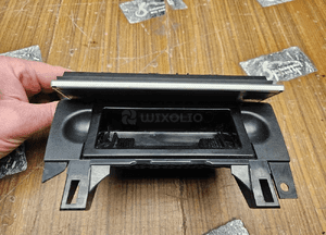 Popielniczka 2 DIN 8E0857951J 03S Klapka Wklad Carbon Srebrna Rybia Luska Audi A4 B6 B7 16