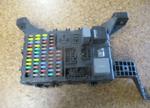 SKRZYNKA BEZPIECZNIKÓW X-TYPE 9X43-14A073-AA 2