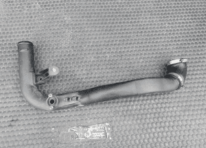 Rura 8D0145840S 3B0145834E Przewod Powietrza Kolanko Kruciec 1.9 TDI Audi A4 B5 B6 VW Passat B5 19