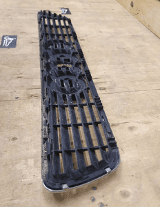 Atrapa Atrapka Gril 8D0853651E 8D0853651J Maski Ramka Chrom Znaczek AUDI A4 B5 35