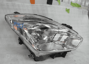 SUZUKI SWIFT MK8 ZWYKŁA IDEALNA LAMPA PRZEDNIA PRAWA PRZÓD 2