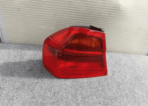 Bmw E90 sedan lampa tylna tył lewa oryginał wysyłka! 1