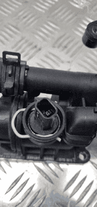 MERCEDES W177 OBUDOWA TERMOSTATU A6082000015 4