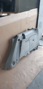 Boczek tapicerka bagażnika prawy tył VW Touareg 7L6867038 4