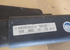 Roleta bagażnika oryginał Mercedes W168 A1688600175 4