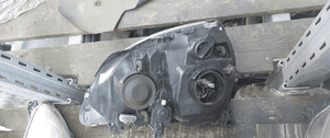 . PRZOD PRZEDNIA LAMPA PRAWA RENAULT CLIO 2 3