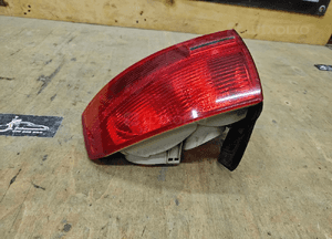 Lampa 8E5945096 Tyl Tylna Prawa na w Blotnik AUDI A4 B7 Sedan Oryginal 10