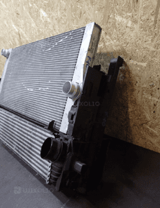 Chłodnica wody intercooler bmw 5 v F10 F11 ramka 4