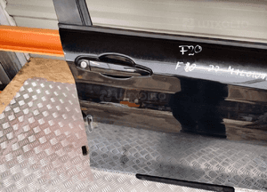 Bmw F20 drzwi przednie prawe 668 4