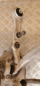 Mercedes W213 zwrotnica prawy prawa przód przednia A2133324800 13