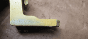 Zawias prawy przód dolny górny komplet VW Fox 5Z0831402 3