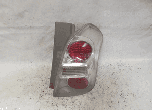 * LAMPA TYLNA PRAWA TYŁ PRAWO TOYOTA COROLLA VERSO II LIFT 2