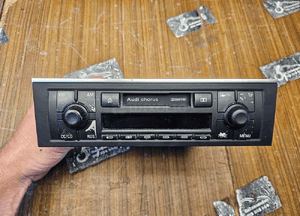 Radio Chorus 8E0035152 Radioodtwarzacz Kaseta Audi A4 B6 B7 Oryginalne z Kodem 4