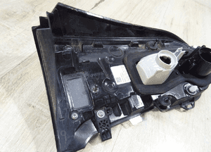 TOYOTA RAV4 V - lampa prawa tył tylna 81580-42151 LLU 8