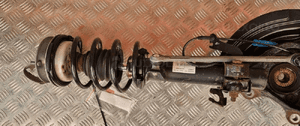 Bmw X1 E84 zwrotnica amortyzator lewy lewa przód przedni 6788699 6851339 11