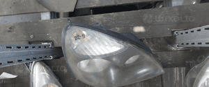 . PRZOD PRZEDNIA LAMPA PRAWA RENAULT CLIO 2 2