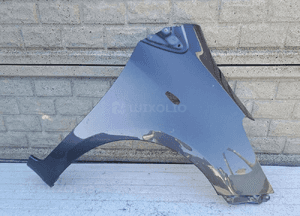 TOYOTA YARIS 2 II 05-12 BŁOTNIK PRAWY PRZÓD 1