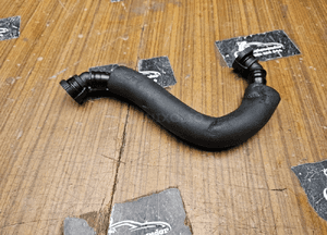 Przewód 06J103221 Powietrza Rurka Waz Króciec Odmy Odpowietrzajacy 2.0 TFSI Audi A3 A4 B8 VW Skoda Seat 18
