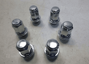 Mitsubishi pajero nakrętki felg aluminiowy M12x1.5 7