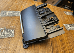 Popielniczka 8K0857951 Klapka Zapalniczka Wklad Czarna Audi A4 B8 A5 Q5 31