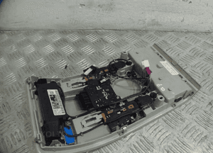 LAMPKA OŚWIETLENIA WNĘTRZA PRZÓD AUDI Q7 4L 4