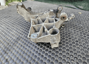 Lapa Wspornik Podpora Pompy Wspomagania Paliwa Alternator Mocowanie Rolka 2.7 3.0 TDI V6 Audi A4 B8 A5 A6 C7 A7 A8 Q5 10