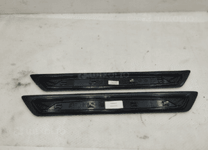 Bmw F39 F45 F48 osłona progu drzwi przód 7454945 4