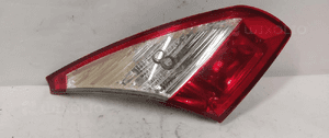 . LAMPA LEWA W KLAPE RENAULT MEGANE III HB 1