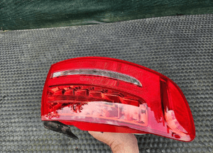 Lampa Lampy LED 8K9945095B 8K9945096B 10STyl Tylne Blotnik Klapa AUDI A4 B8 Kombi Avant Komplet 09r 8