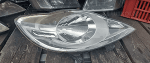. PRZOD PRZEDNIA LAMPA PRAWA PEUGEOT 107 1