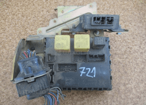 SKRZYNKA BEZPIECZNIKÓW BSI ALFA ROMEO 156 46447809 1