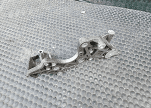 Lapa Wspornik Podpora Pompy Wspomagania Paliwa Alternator Mocowanie Rolka 2.7 3.0 TDI V6 Audi A4 B8 A5 A6 C7 A7 A8 Q5 32