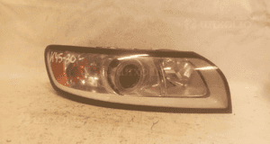 Przod przednia lampa prawa volvo V50 S40 1