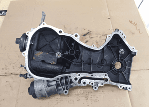 Obudowa Oslona Pokrywa Rozrzadu Podstawa Filtra Oleju 1.6 FSI VW Audi 8