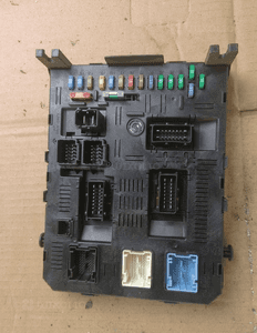 MODUŁ STEROWNIK BSI PEUGEOT 307 CITROEN 9660105980 1