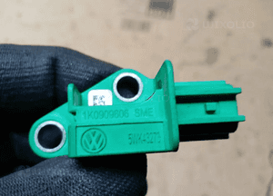 Czujnik sensor uderzeniowy Audi A6 C6 1K0909606 5