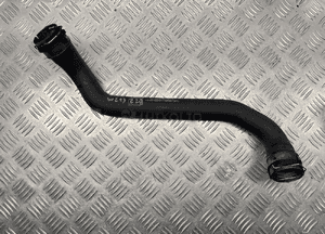 Mercedes W213 rura wąż przewód wody chłodnicy A2135010182 1