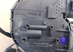 Ford Focus MK3 lift silniczek wycieraczki przod prawy 3