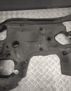 Mercedes W205 wygłuszenie ściany grodziowej A2056821902 12