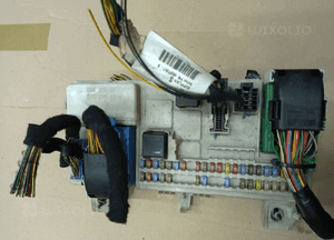 Volvo S40 II V50 moduł BSI sterownik skrzynka bezpieczników 8690719 5