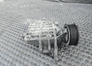 Lapa Wspornik Podpora Pompy Wspomagania Paliwa Alternator Mocowanie Rolka 2.7 3.0 TDI V6 Audi A4 B8 A5 A6 C7 A7 A8 Q5 21