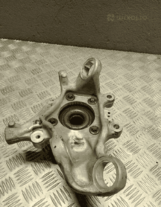 Mercedes W206 zwrotnica lewy tył A2063570100 8