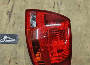 Lampa Lampy Tyl Tylna Prawa Lewa na w Blotnik AUDI A4 B7 Kombi Avant 27