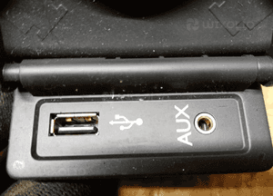 Czytnik gniazdo port AUX USB Renault Clio III 280230002R 5