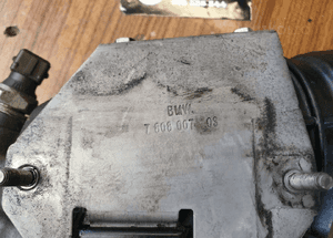 Obudowa Podstawa Filtra Oleju BMW 1 2 5 E87 E90 E81 E91 E60 2.0 D N 47 70346292 10