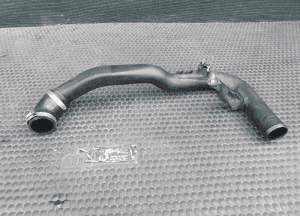 Rura 8D0145840S 3B0145834E Przewod Powietrza Kolanko Kruciec 1.9 TDI Audi A4 B5 B6 VW Passat B5 21