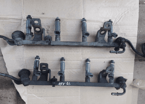Mazda 323 323f bj 98-03 1.5 1.6 Listwa wtryski 1