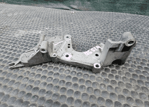 Lapa Wspornik Podpora Pompy Wspomagania Paliwa Alternator Mocowanie Rolka 2.7 3.0 TDI V6 Audi A4 B8 A5 A6 C7 A7 A8 Q5 24