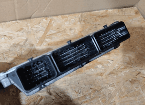 STEROWNIK SILNIKA KOMPUTER RENAULT CLIO IV CAPTUR I 0,9 TCE 237104736R 2