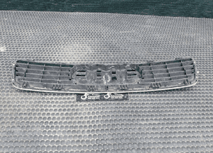 Atrapa Atrapka Gril 8D0853651E 8D0853651J Maski Ramka Chrom Znaczek AUDI A4 B5 9
